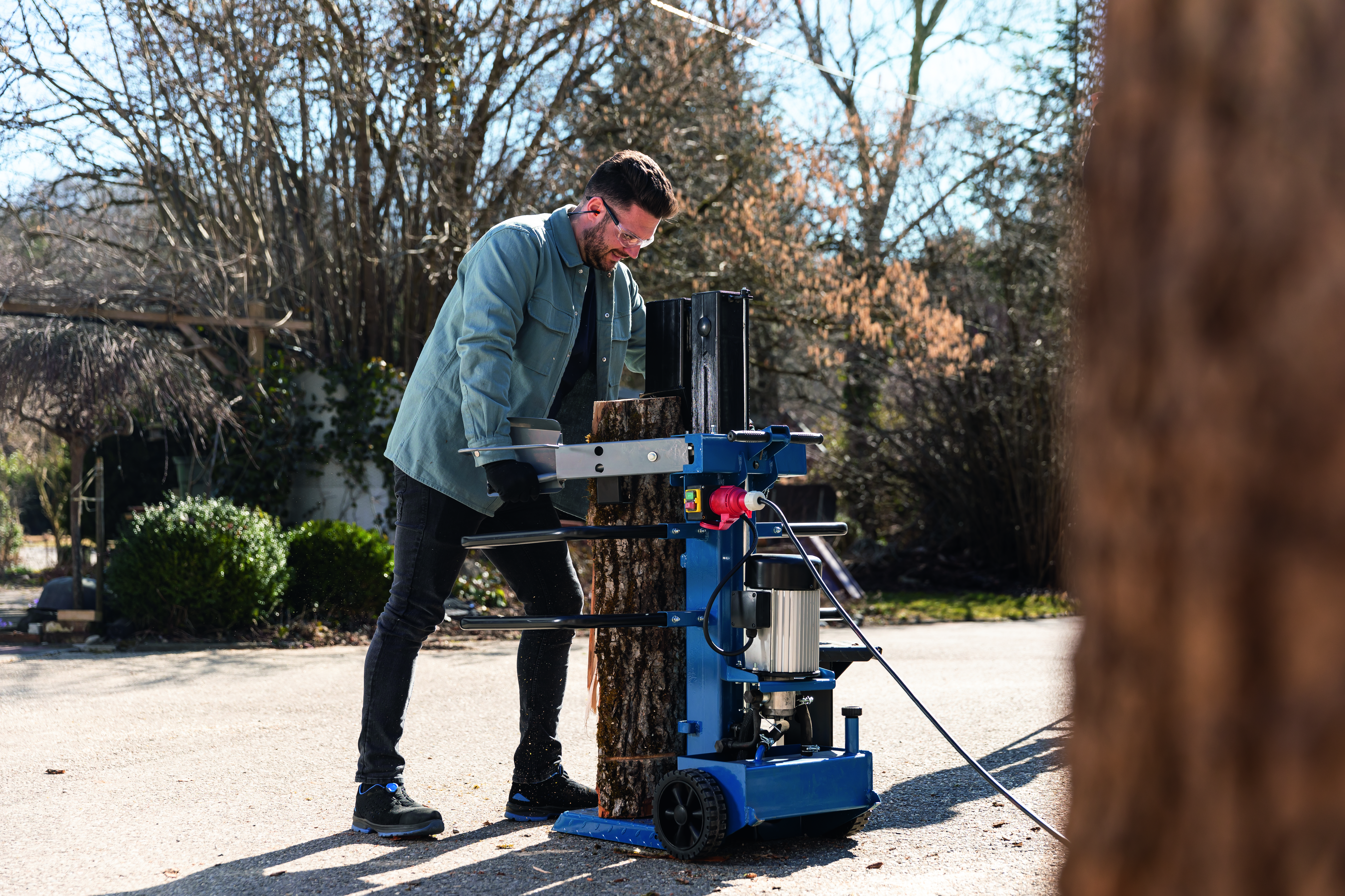 Fendeur De Bûches Scheppach Compact 15T - 400V, 3500W, Force 15 Tonnes - Table Inclinable, Transportable