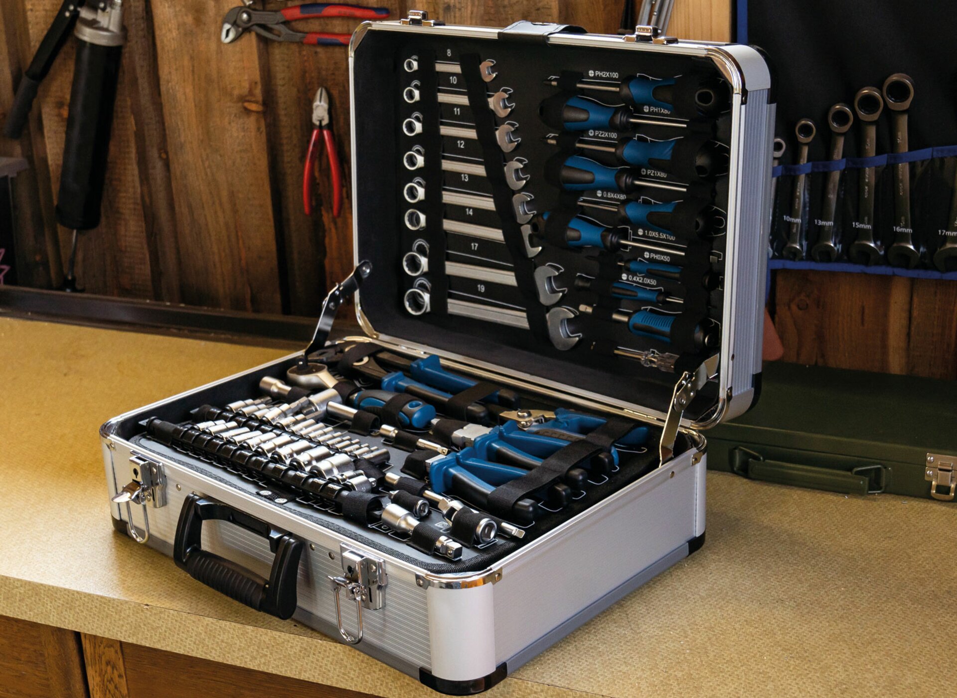 Scheppach Servante d'atelier TW1000 Set d'outils, Chariot d'outillage avec  4 roulettes, 263 pièces incluses, Verrouillable et Mobile